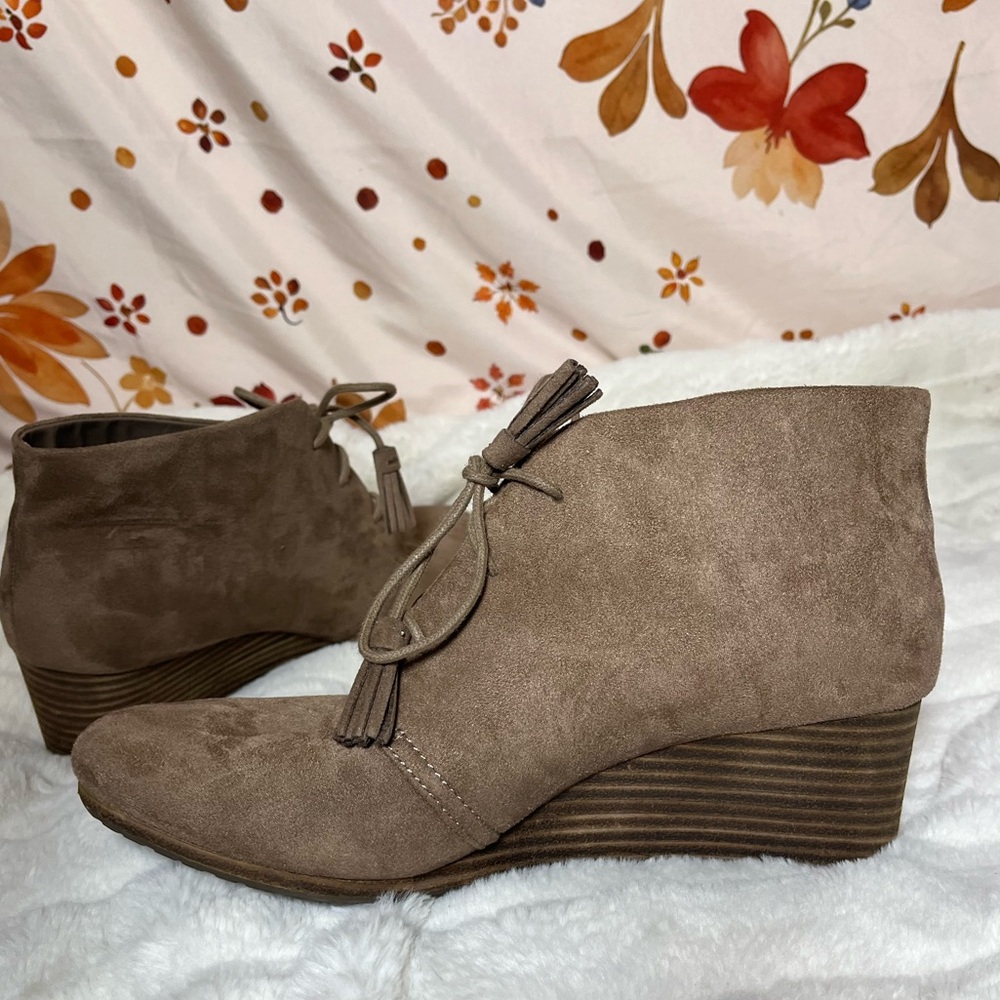 Dr. Scholl’s Womens 9.5 Dakota Mocha Brown Faux Suede Tassel Wedge Ankle Booties